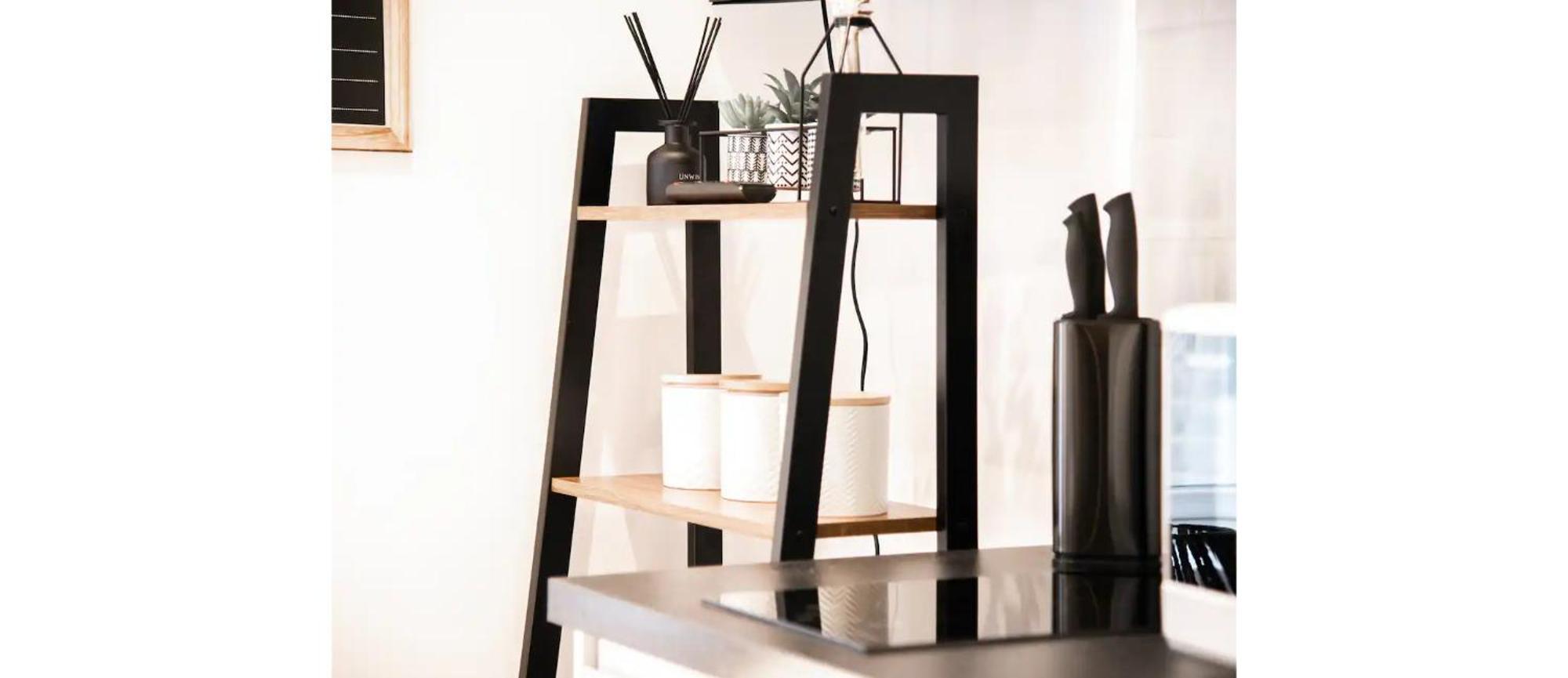 The *best* Airbnb For Transport In London! Promise Apartment London